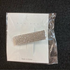 NYU•NYU rhinestone silver hair clip
